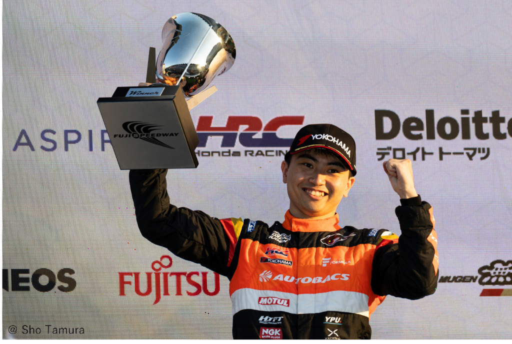 🏁 岩佐歩夢選手、富士で今季初優勝！ 苦戦を乗り越え、つかんだ歓喜の瞬間✨